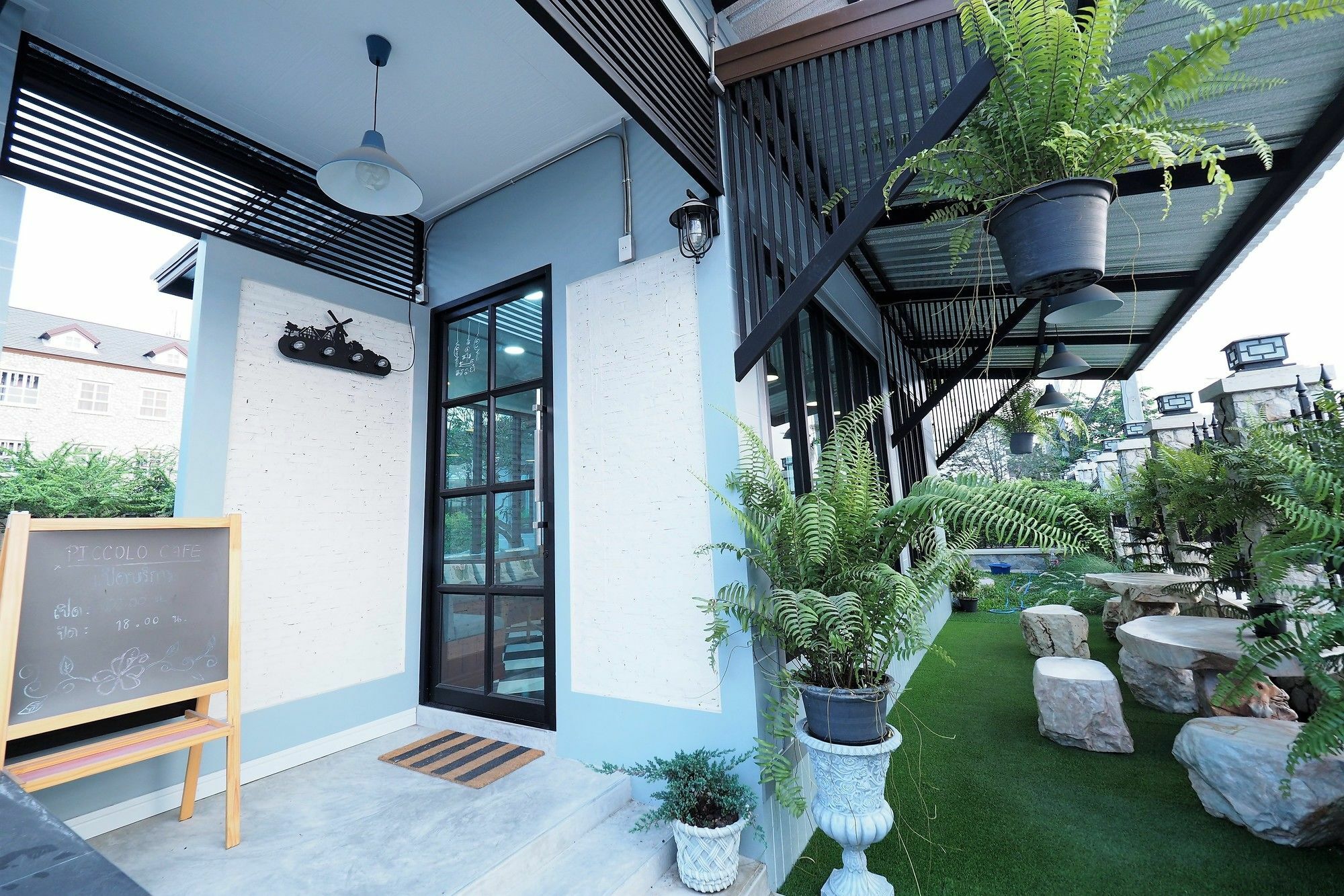 Piccolo House Hotel Suphan Buri Exterior photo