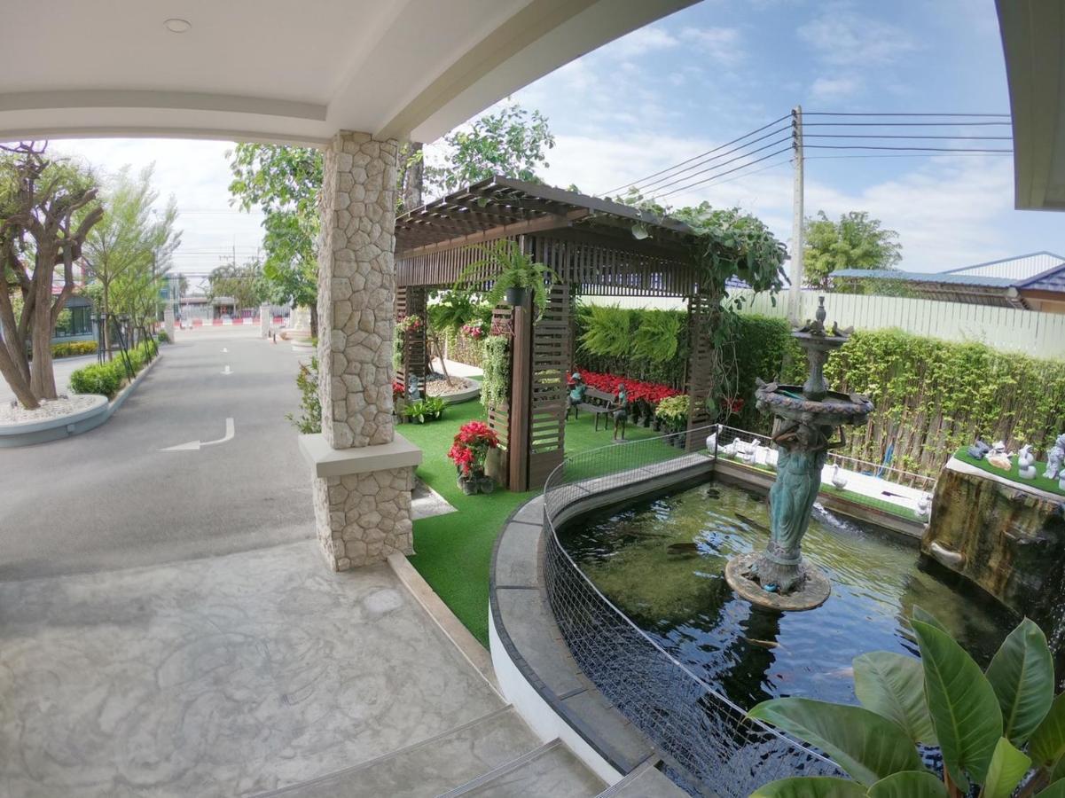 Piccolo House Hotel Suphan Buri Exterior photo